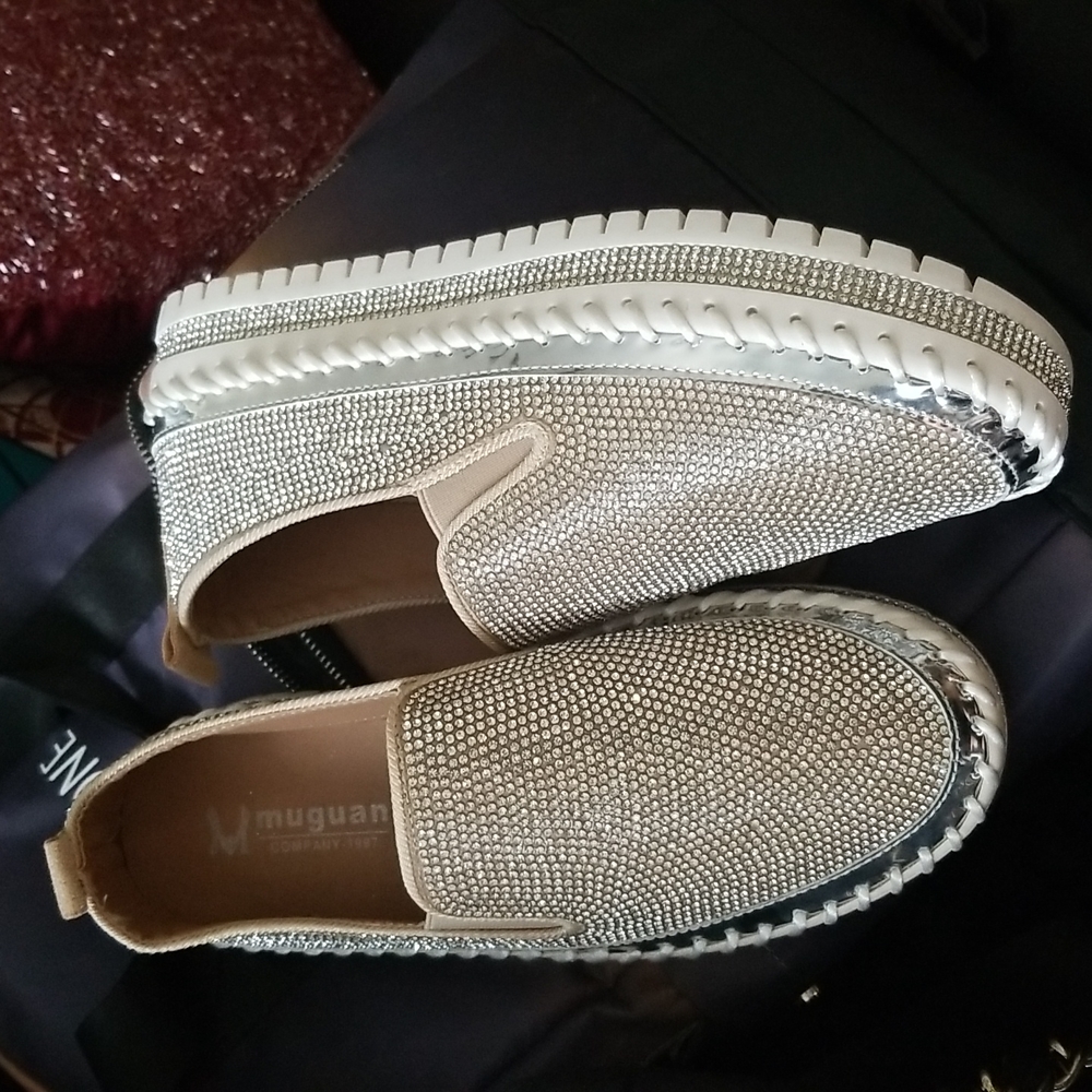 Muguan rhinestone shoes size 7
